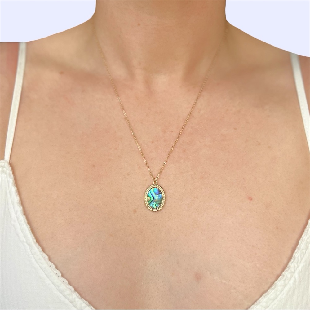 Oval Abalone Shell Pendant Necklace🐚